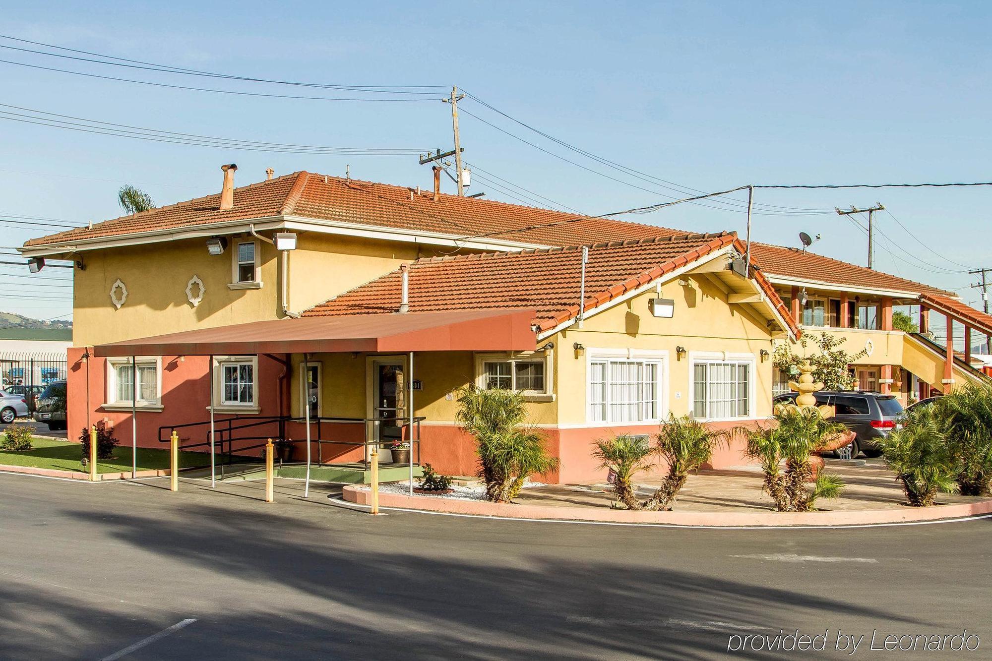 Rodeway Inn & Suites Near The Coliseum & Arena Оакланд Экстерьер фото