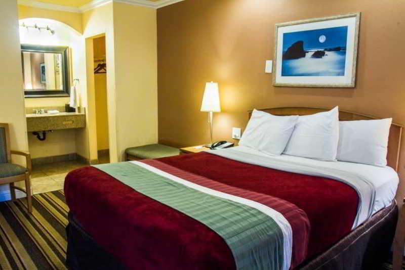 Rodeway Inn & Suites Near The Coliseum & Arena Оакланд Экстерьер фото